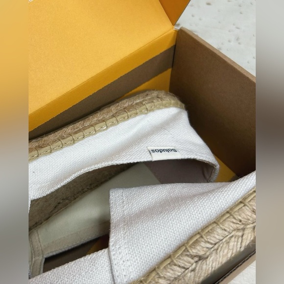 BRAND NEW - WHITE SOLUDOS - Picture 4 of 6